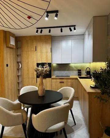 Family & Business Premium No 2 - 1 Bedroom With Private Jacuzzi, Balcony, Parking Apartament