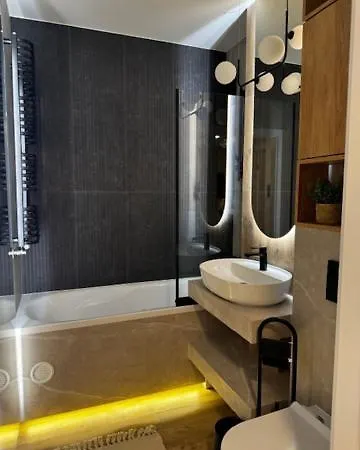 Apartament Family & Business Premium No 2 - 1 Bedroom With Private Jacuzzi, Balcony, Parking