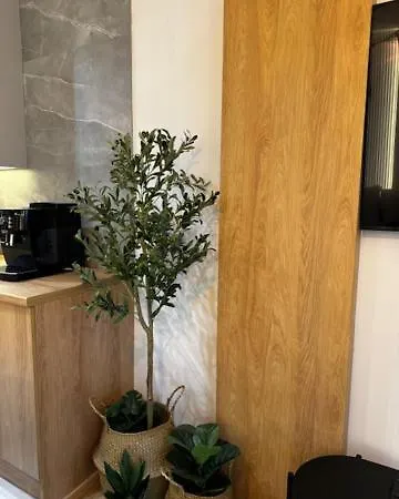 Family & Business Premium No 2 - 1 Bedroom With Private Jacuzzi, Balcony, Parking Апартаменты Варшава