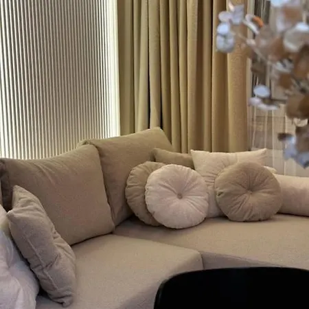 Apartment Family & Business Premium No 2 - 1 Bedroom With Private Jacuzzi, Balcony, Parking