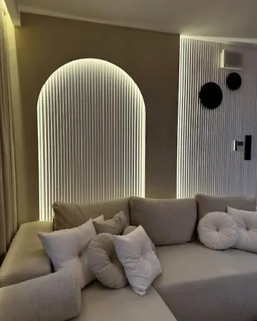 Family & Business Premium No 2 - 1 Bedroom With Private Jacuzzi, Balcony, Parking Lägenhet