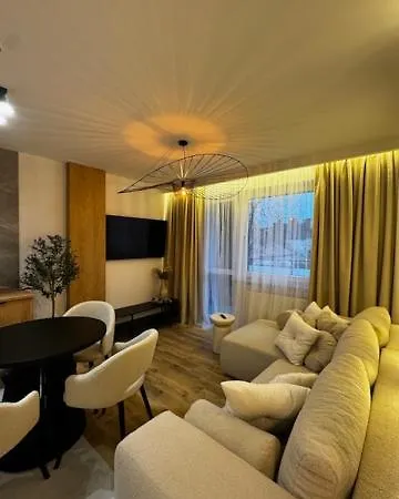 Lägenhet Family & Business Premium No 2 - 1 Bedroom With Private Jacuzzi, Balcony, Parking