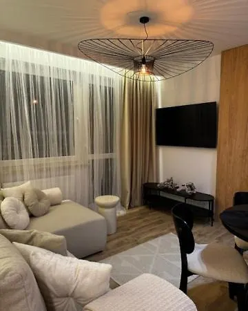 Family & Business Premium No 2 - 1 Bedroom With Private Jacuzzi, Balcony, Parking Lägenhet