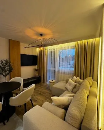 Family & Business Premium No 2 - 1 Bedroom With Private Jacuzzi, Balcony, Parking *