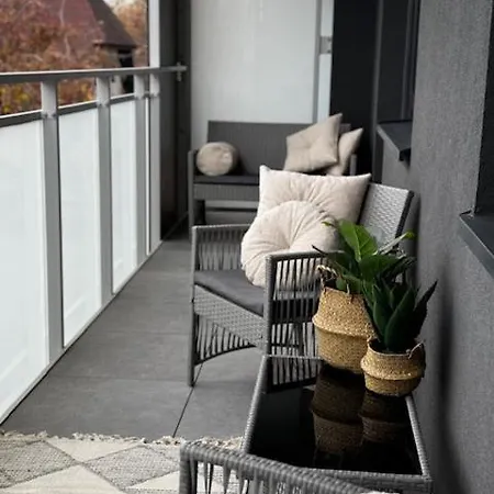 Family & Business Premium No 2 - 1 Bedroom With Private Jacuzzi, Balcony, Parking Varsavia