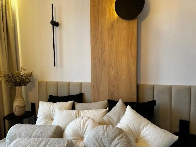 Family & Business Premium No 2 - 1 Bedroom With Private Jacuzzi, Balcony, Parking