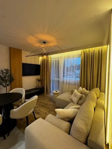 Family & Business Premium No 2 - 1 Bedroom With Private Jacuzzi, Balcony, Parking *