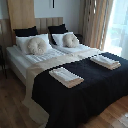 Family & Business Premium No 2 - 1 Bedroom With Private Jacuzzi, Balcony, Parking Warszawa