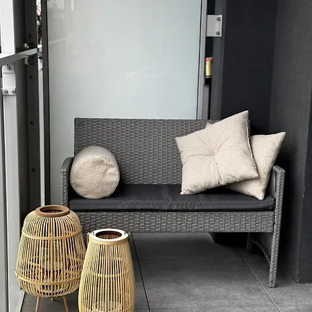 Family & Business Premium No 2 - 1 Bedroom With Private Jacuzzi, Balcony, Parking * Warszawa